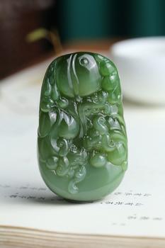 扭轉(zhuǎn)乾坤精品和田玉碧玉貓眼掛件