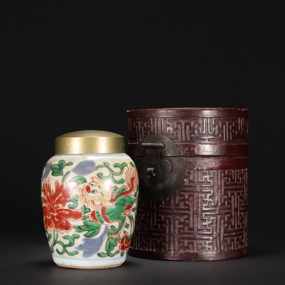 東京共成拍賣明萬(wàn)曆獅子穿花茶葉罐