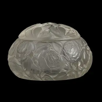 Rene Lalique (French 1860-1945) 'Dinard' box and cover