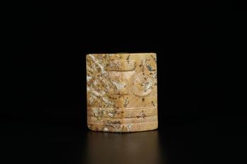 Cong en jade chinois ancien à masques de taotie, 33–23 av. J.-C.