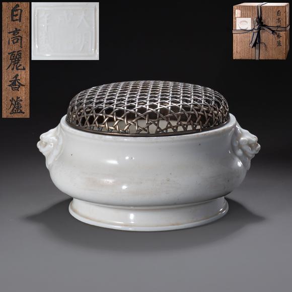 大阪國(guó)際大明成化年制 德化白瓷獅耳香爐