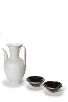 A White Glaze Ewer and Two Black Glaze Tea Bowls with Metal Rims, 10th–13th C Pr.