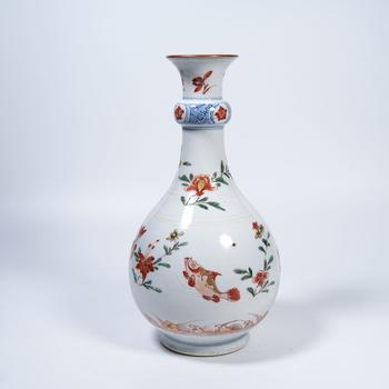 紅綠彩魚藻紋玉壺春瓶