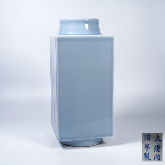 弘楊株式會(huì)社|弘楊美術(shù)8月オークション第1回天藍(lán)釉琮式瓶