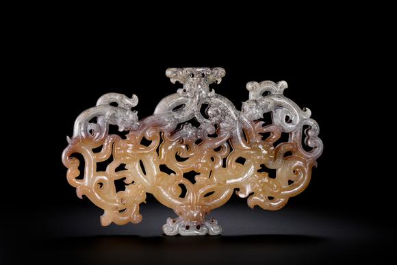 金澤美術(shù)明以前透雕龍鳳紋大佩