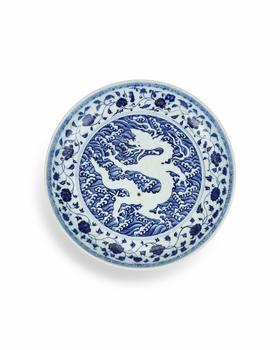 明永樂 青花留白暗刻海水龍紋大盤