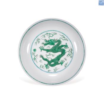 Qing gan long white glaze green dragon pattern plate | 清乾隆 白釉綠彩龍紋盤