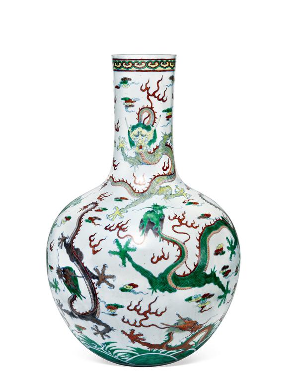 華藝國際|華藝2026春季拍賣會(huì)清18世紀(jì)  斗彩云龍紋天球瓶