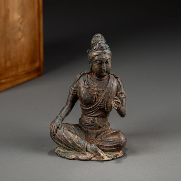 大阪美術(shù)商會(huì)|2026年大美會(huì)第三十六回夏季藝術(shù)品拍賣會(huì)唐 古銅全跏菩薩坐像