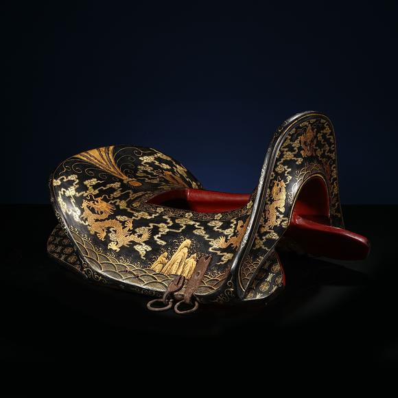JUBAO HALL AUCTION HOUSE INCQing Dynasty Lacquered Saddle with Sea Wave and Dragon Motifs