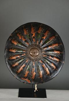 Indian shield in painted and lacquered leather \'ti…