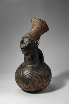 Democratic Republic of the Congo, Ca. early 20th century AD. >
A finely modelled terracotta vesse