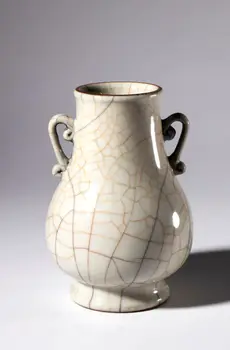 A small Ge enamel vase with double handles. China, 20th century.