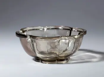 A smoky quartz bowl in the shape of a begonia flower. China, 19th century