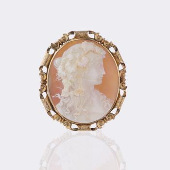 Very fine Cameo Brooch 'Bacchantin'.