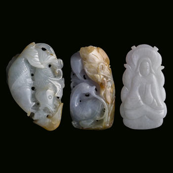 各式翡翠掛件三件  Three assorted Chinese jadeite pendants