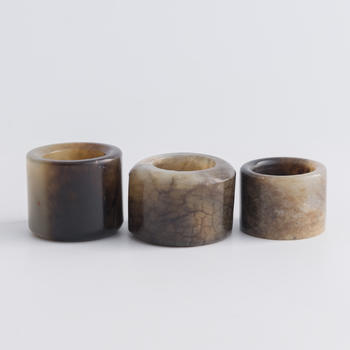清代 玉扳指三個(gè)  Three Chinese jade archer's rings