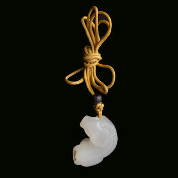 十九世紀 白玉雕臥牛掛墜  A Chinese carved white jade pendant of a recumbent ox