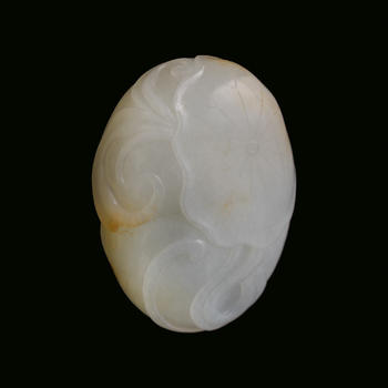 十八/十九世紀 白玉雕蓮蓬把件  A Chinese carved white jade carving of a lotus pod