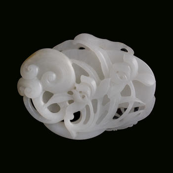 十八世紀 白玉雕靈芝蝙蝠佩  A Chinese carved white jade 'lingzhi and bat' pendant