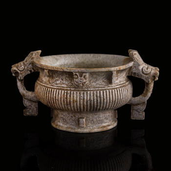 明代 火燒玉簋式爐  A Chinese heat-altered jade gui-form censer