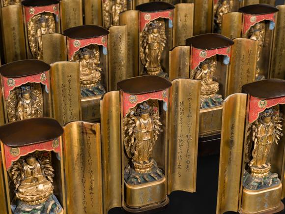 Galerie ZackeYAMAMOTO MOSUKE: A HIGHLY IMPORTANT COMPLETE SET OF 33 ‘THE SAIGOKU KANNON PILGRIMAGE ‘GOLD LACQUER ZUSHI (PORTABLE BUDDHIST SHRINES), DATED 1854