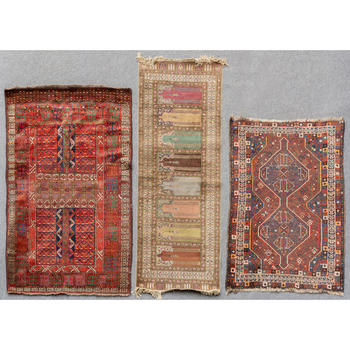 Tre tappeti persiani, sec.XX<br>cm.114x160,
