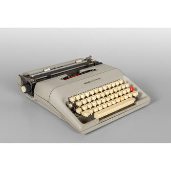 Macchina da scrivere Olivetti modello LETTERA L35