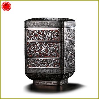 明 墨底花卉人物四節(jié)三盒