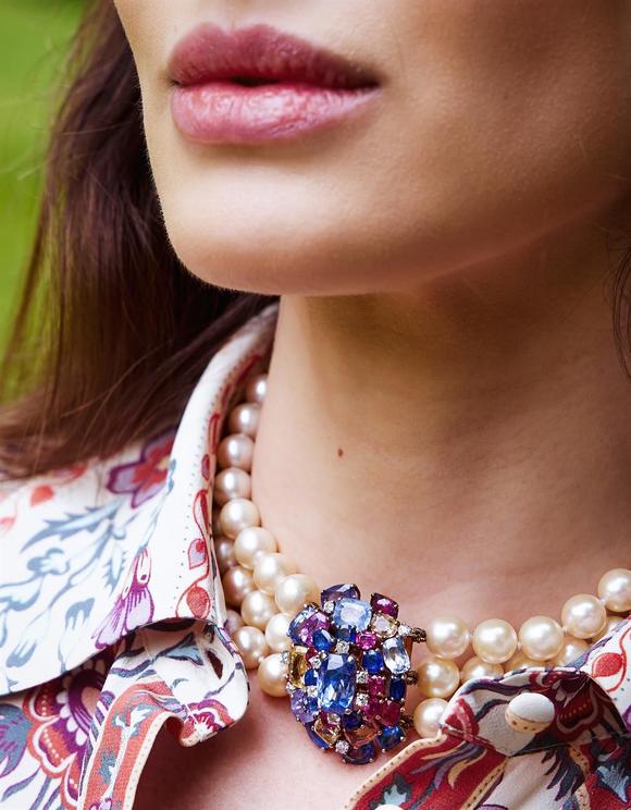 DreweattsA SAPPHIRE, COLOURED SAPPHIRE, DIAMOND AND CULTURED PEARL NECKLACE