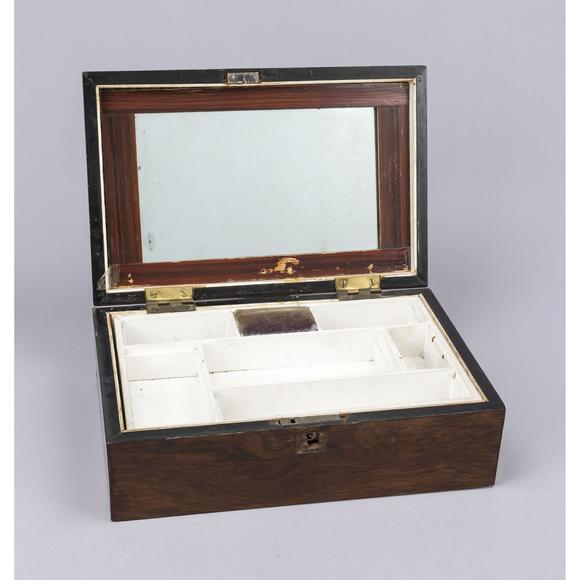 Historia AuktionshausJewelry box, late 19th century. Oak