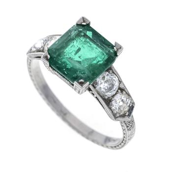 Emerald and Diamond Ring in platinu