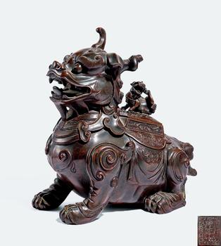 清乾隆 銅瑞獸香薰