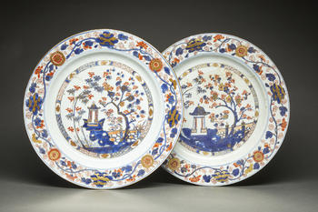 PAIRE DE GRANDS PLATS CIRCULAIRES