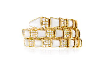 Bulgari, Serpenti Viper, bracelet or 750 orné de nacre blanche et serti de diamants<br><br><i>Bulgari, Serpenti Viper, 750 gold bracelet embellished with white mother of pearl and set with diamonds</i>