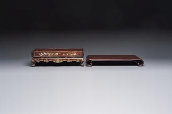 A Chinese or Vietnamese mother-of-pearl-inlaid wooden tray and a Chinese hongmu stand, 19/20th C.