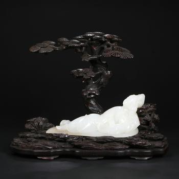和田玉雕貴妃醉酒擺件（配紫檀底座）