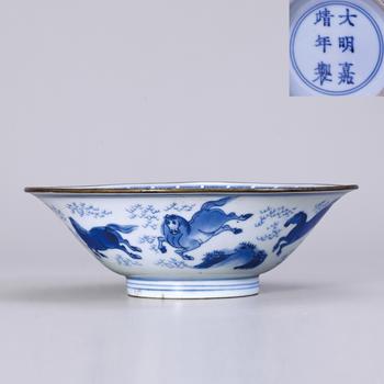 清康熙 青花八駿圖碗斗笠碗 ''大明嘉靖年製''款