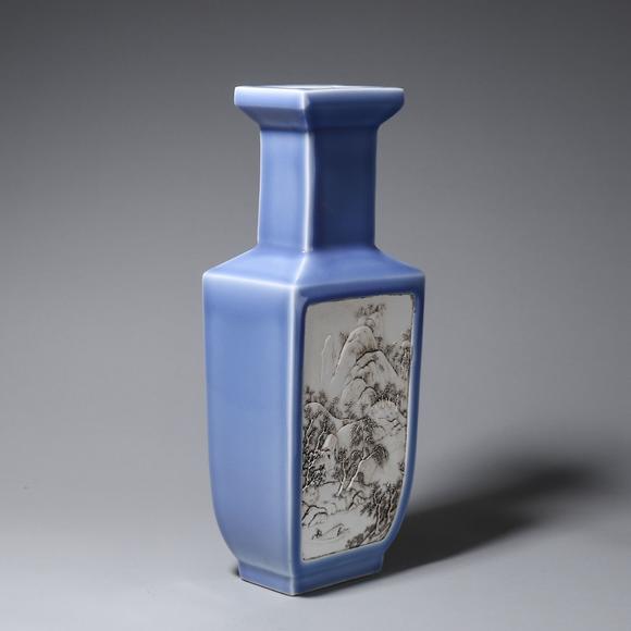 旧藏天青釉雕瓷山水图方瓶_旧藏天青釉雕瓷山水图方瓶估价_旧藏天青釉