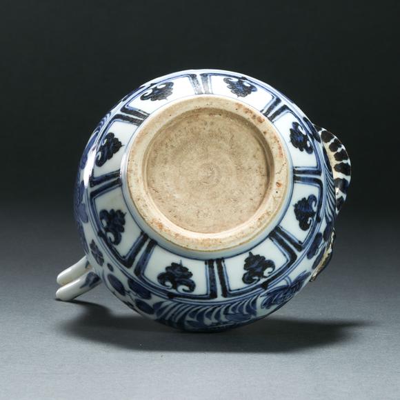 元代青花鱼藻纹双嘴壶