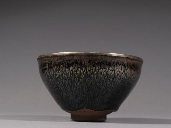 宋建窑油滴包银茶盏