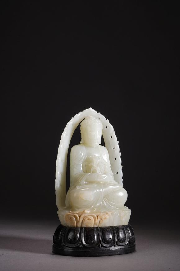 清代白玉释迦牟尼佛坐像