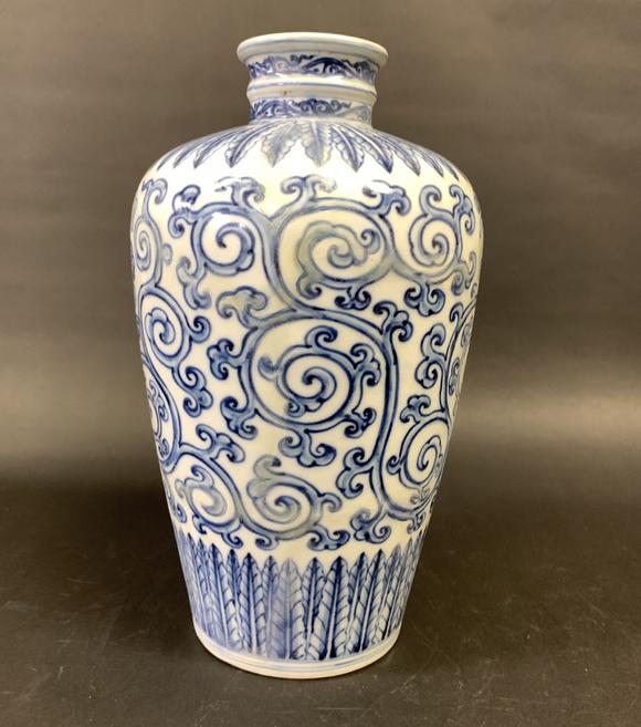 株式会社搜挖会明成化 青花祥云纹瓶