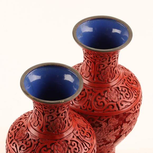 日本四国拍卖堆朱 花瓶一対