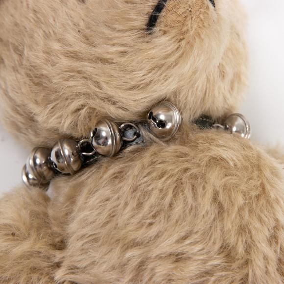 steiffbearjinglebellblondmohairbellcollar