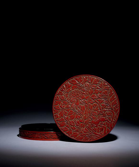 十四-十五世纪 堆朱牡丹狮子纹大香盒_十四-十五世纪