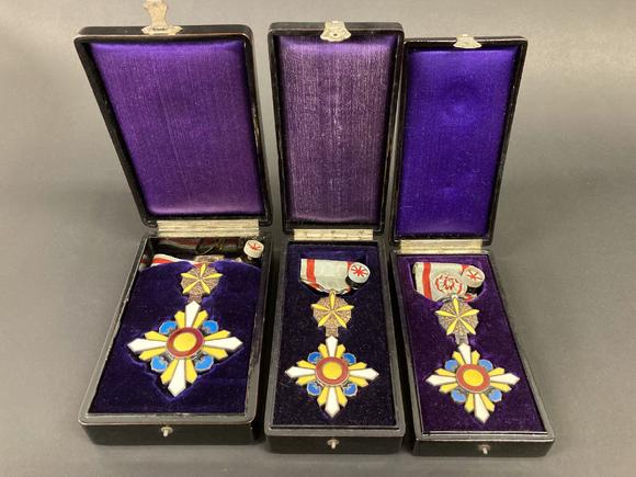景云勋位章3枚