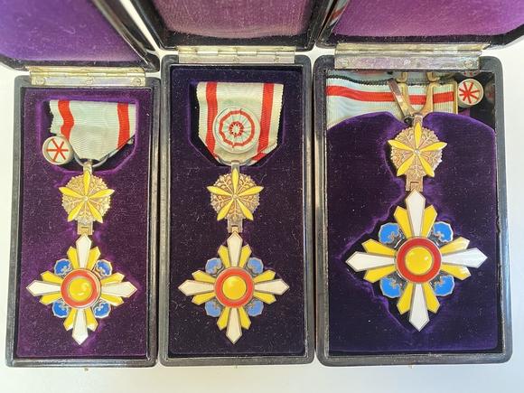 景云勋位章3枚
