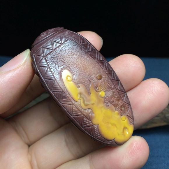 玛瑙阿拉善玉大象太平有象吊坠