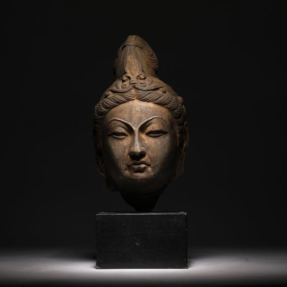 东京麒麟拍卖石雕菩萨头像